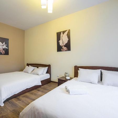 Аpartments In The Center Apartment Lviv Ngoại thất bức ảnh