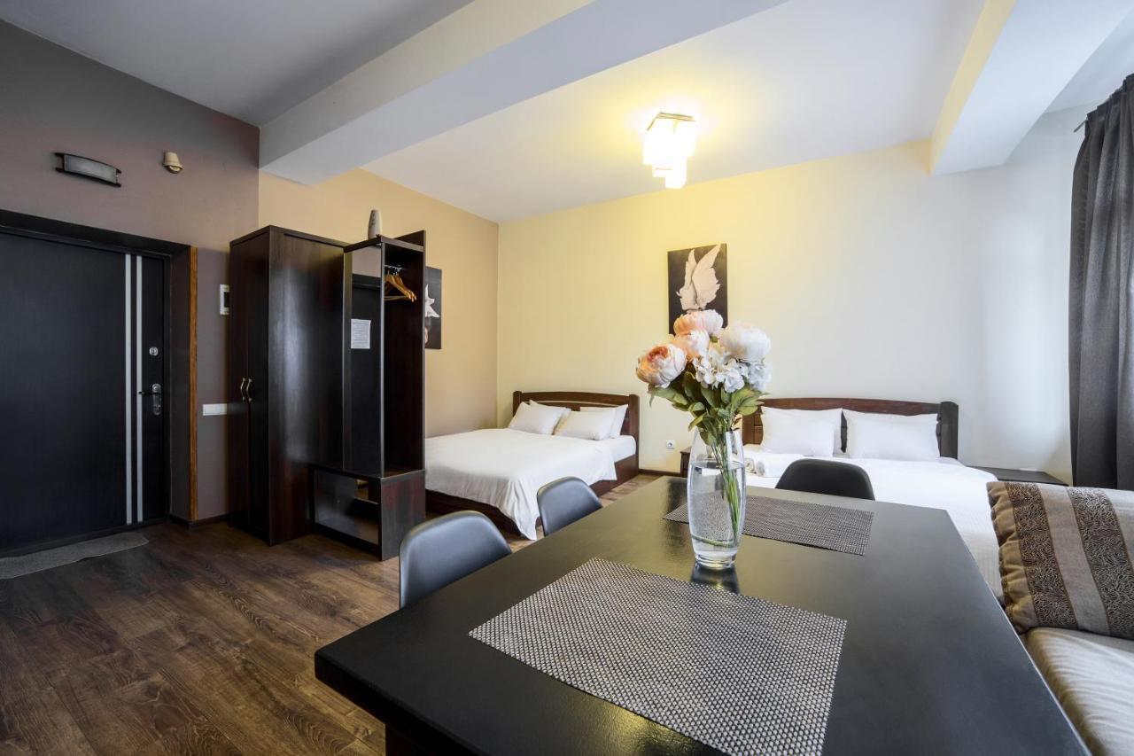 Аpartments In The Center Apartment Lviv Ngoại thất bức ảnh