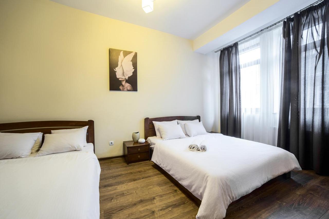 Аpartments In The Center Apartment Lviv Ngoại thất bức ảnh