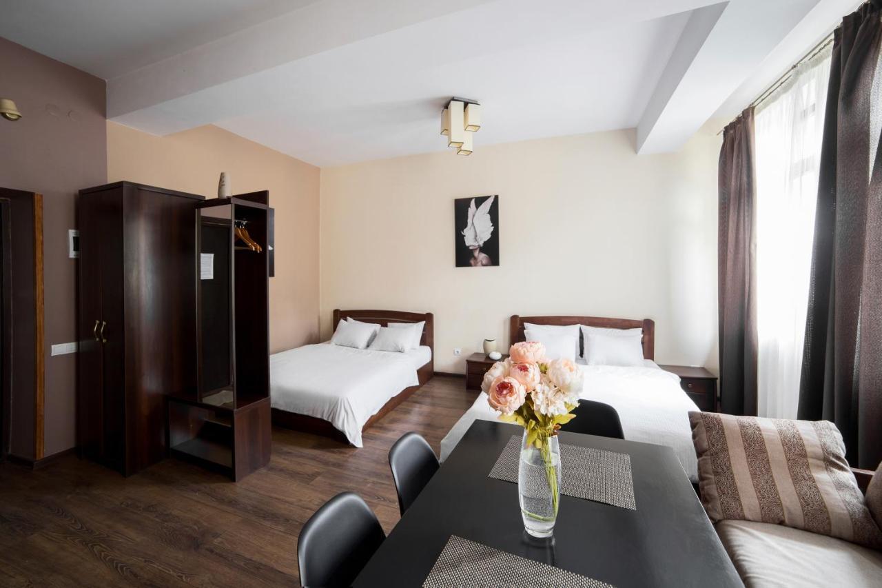 Аpartments In The Center Apartment Lviv Ngoại thất bức ảnh