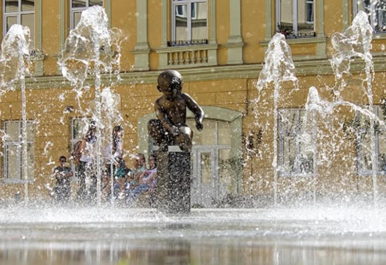 Аpartments In The Center Apartment Lviv Ngoại thất bức ảnh